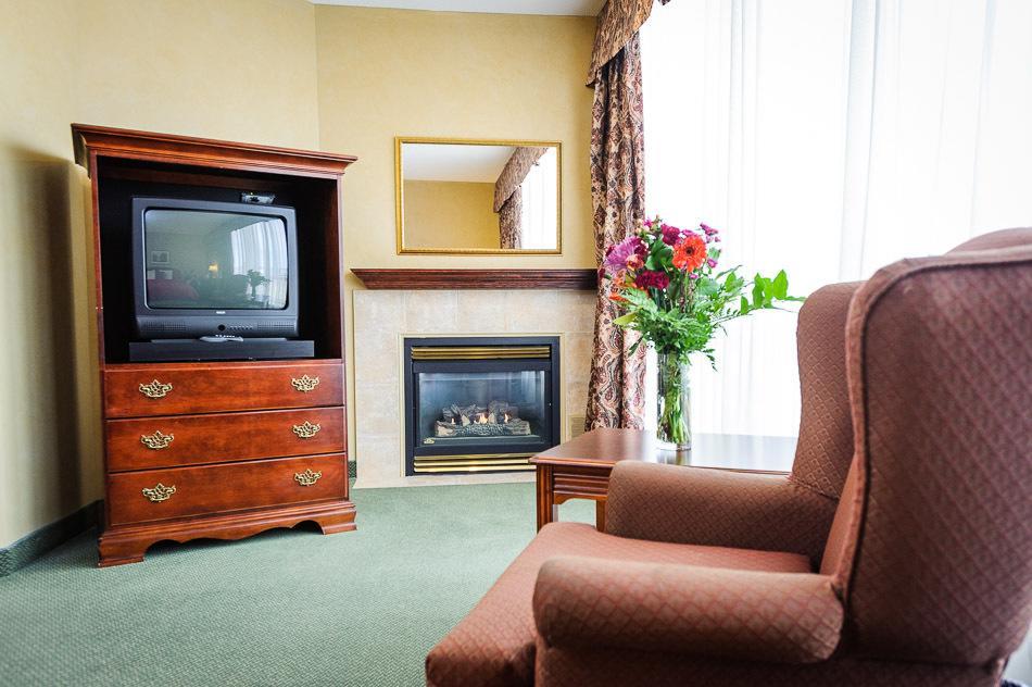 & Hotel Peterborough
